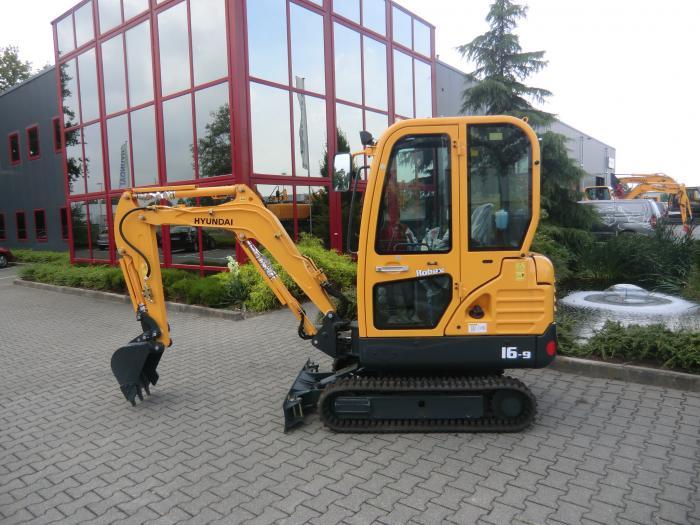 Hyundai R16-9 Mini Excavator